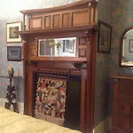 Hermansaders Victorian Mansion B & B
