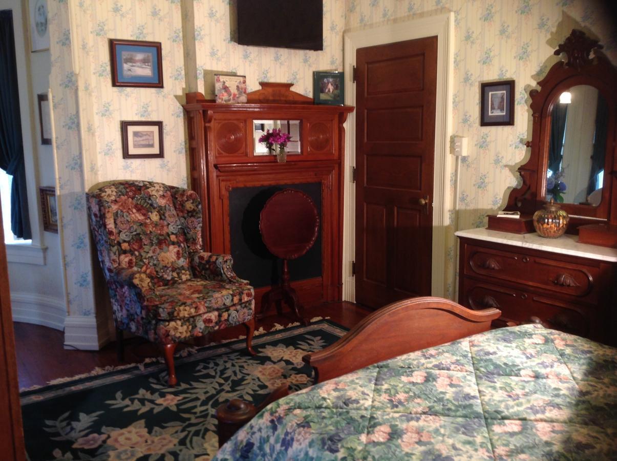 Hermansaders Victorian Mansion B & B Columbia