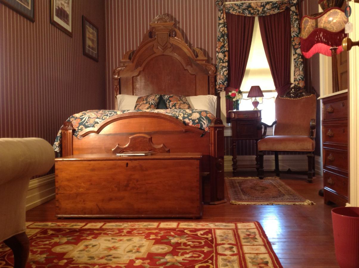 Hermansaders Victorian Mansion B & B 2*