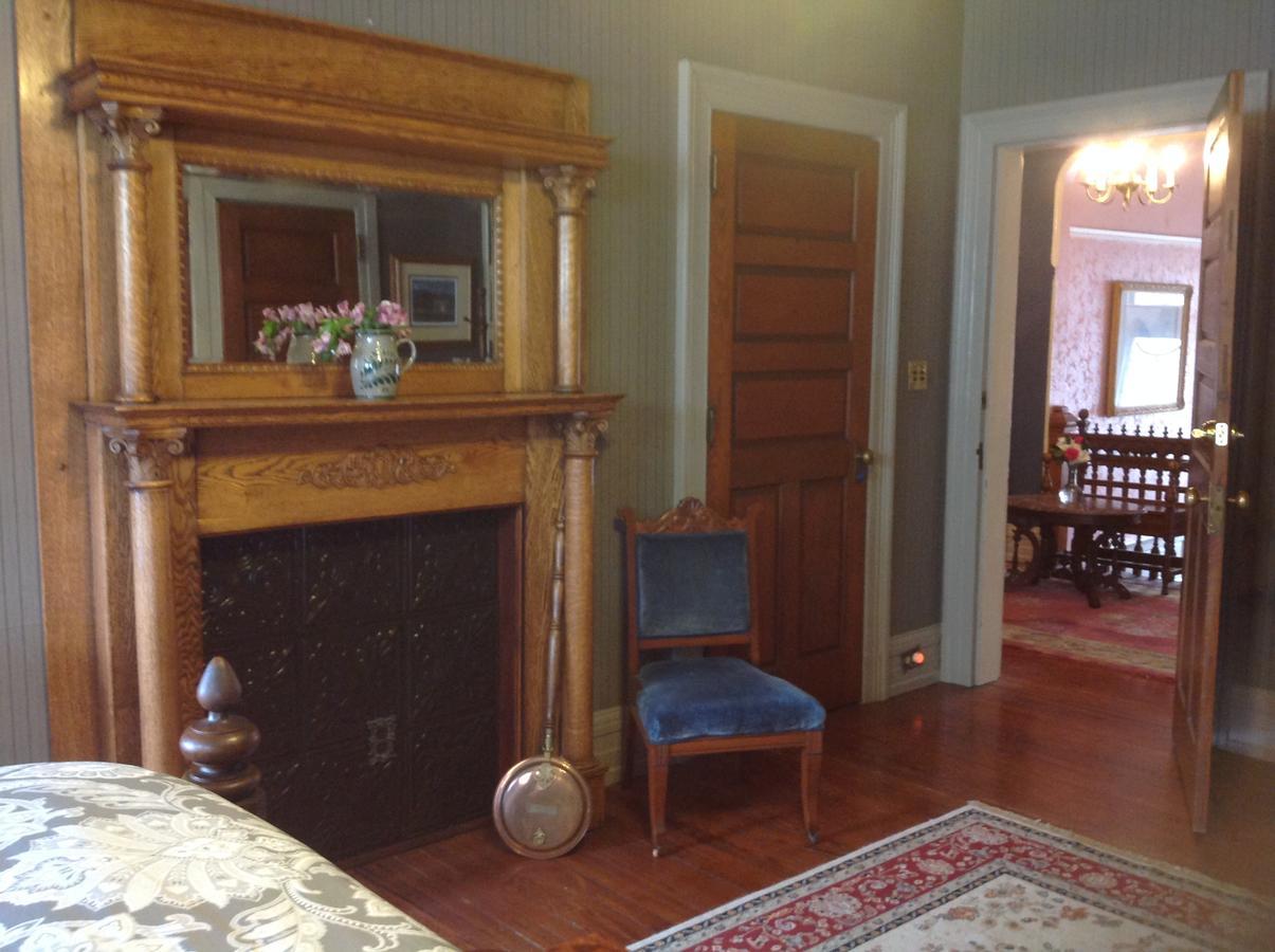 Hermansaders Victorian Mansion B & B Columbia